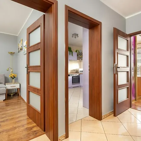 Comfortable Wojskowa By Renters Apartment