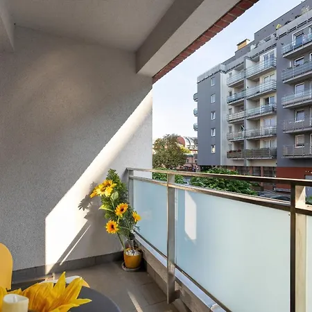 Comfortable Wojskowa By Renters Познань