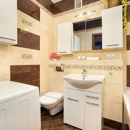 Comfortable Wojskowa By Renters Apartment