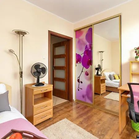 Comfortable Wojskowa By Renters Apartment